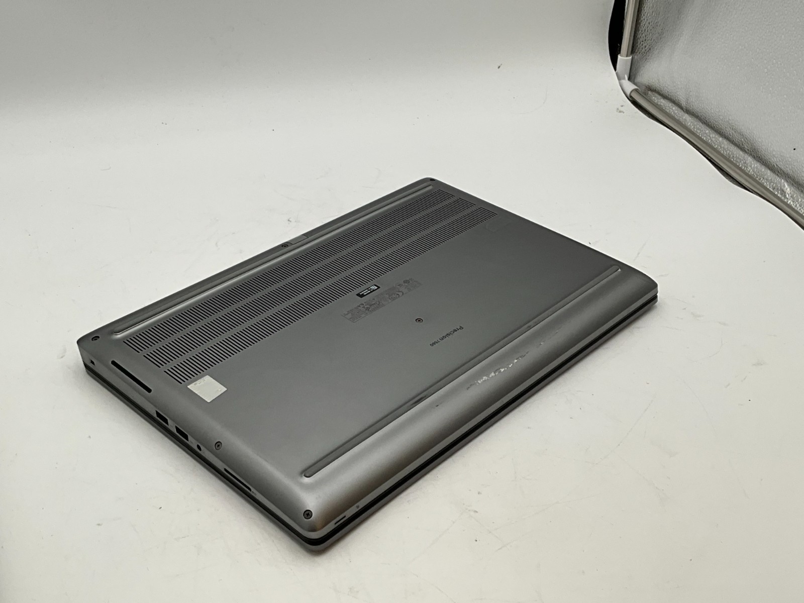 DELL Precision 7560 i7-11850H 2.50g 64GB 1tb T1200 15.6″ WIN11 Laptop 9N2F5M3