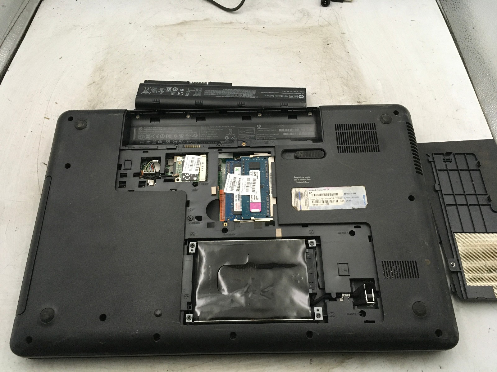 HP 2000 329WM – BOOTS TO BIOS – 4GB RAM – 15″ – AMD E350 – READ DESCRIPTION – BB