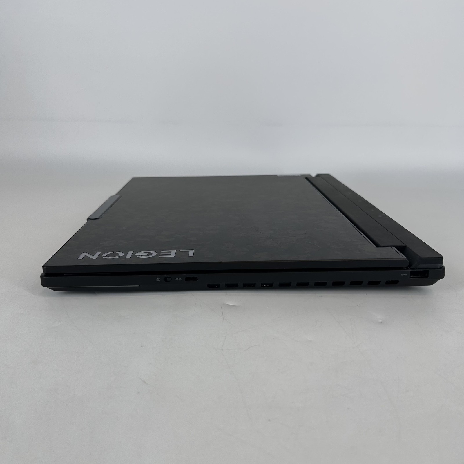 Lenovo Legion 9i Gen 9 16 165Hz QHD+ i9-14900HX 64GB 1TB SSD RTX 4080 LCD BLEED