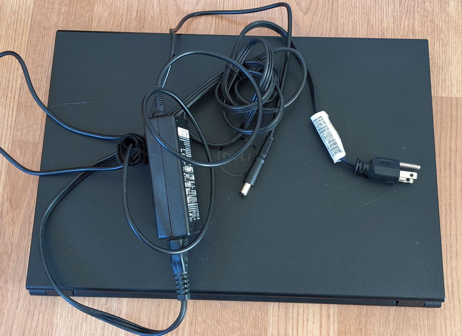 Dell Inspiron 15 3543 Laptop i3-5005U 4GB RAM 500GB HDD Win10 w/ power adapter