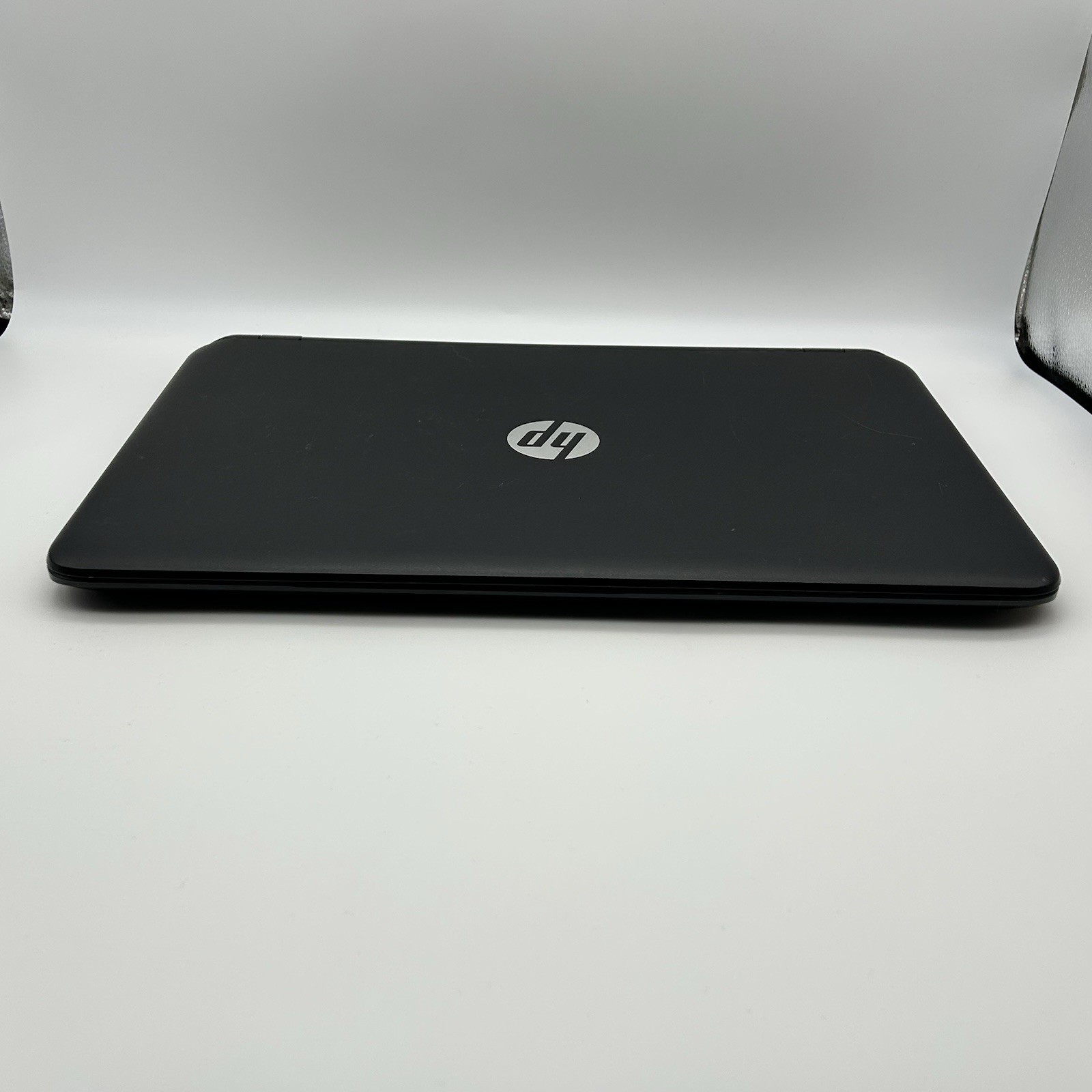 HP Notebook 15-f211wm Black 15.6″ Touchscreen Built-in Webcam Laptop – FOR PARTS