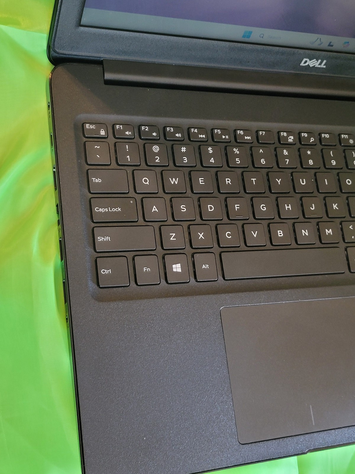 Dell Latitude 3500 32GB 1TB SSD Laptop W11 Pro Intel Core i5-8265u 1.6 GHz 15.5″