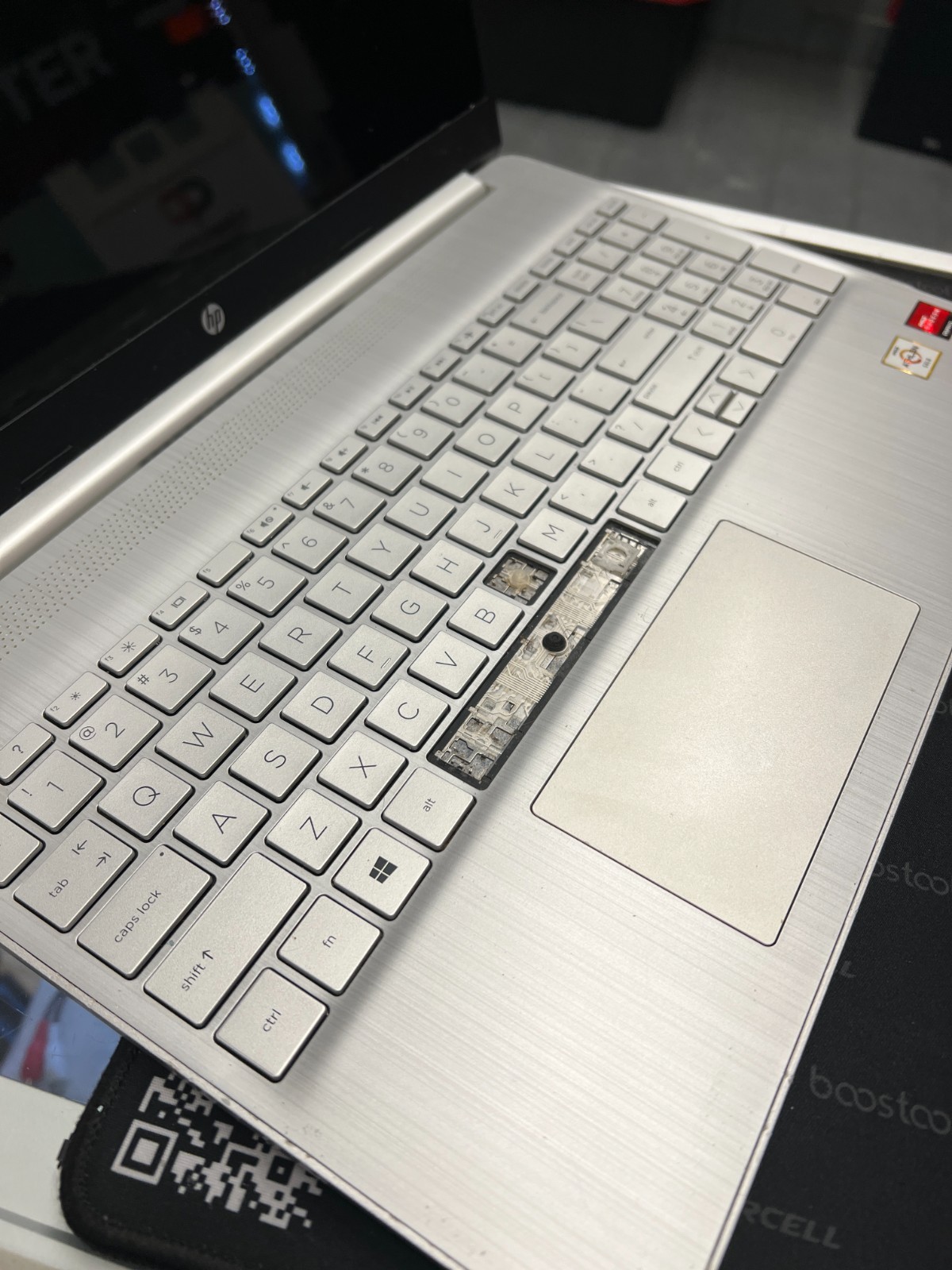 HP 15-ef1040nr laptop for parts or repair AS IS READ DESCRIPTION