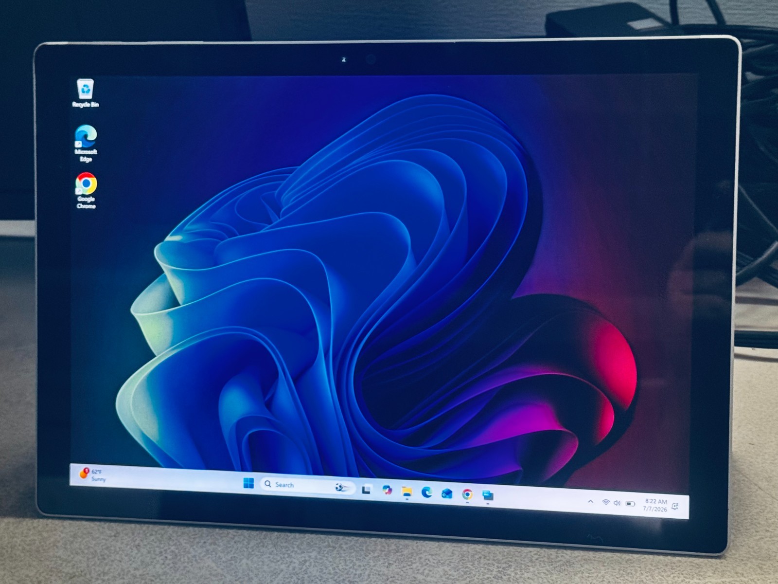 Microsoft Surface Pro Touch-Intel i7 6550U-512GB SSD WIN 11-16GB RAM w/ Charger