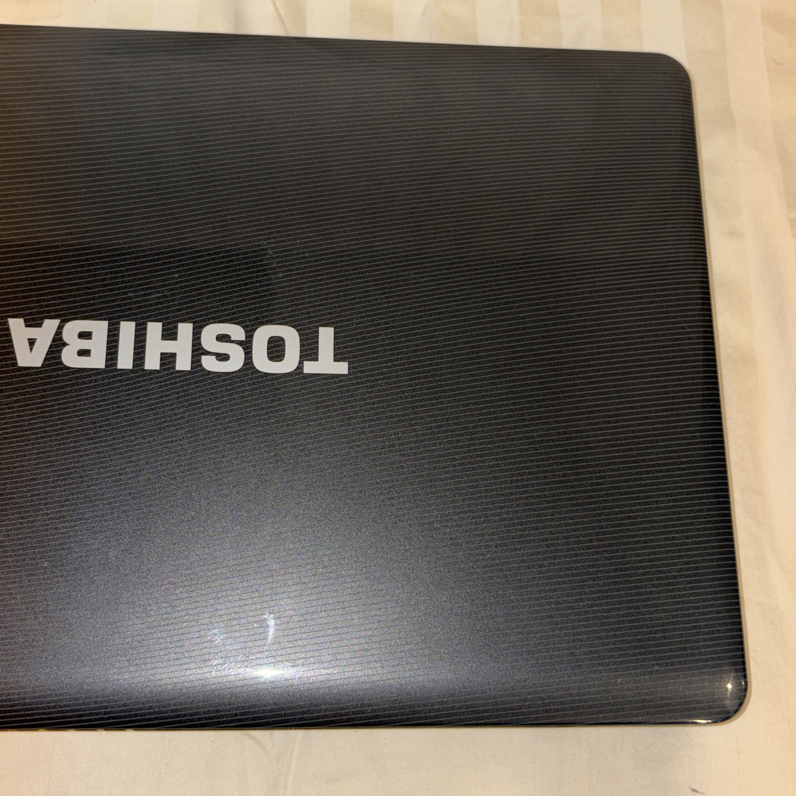 Toshiba Satellite 17.3″ l555-s7008 Notebook – i5-M430 2.27 GHz, 8 GB, 250 GB