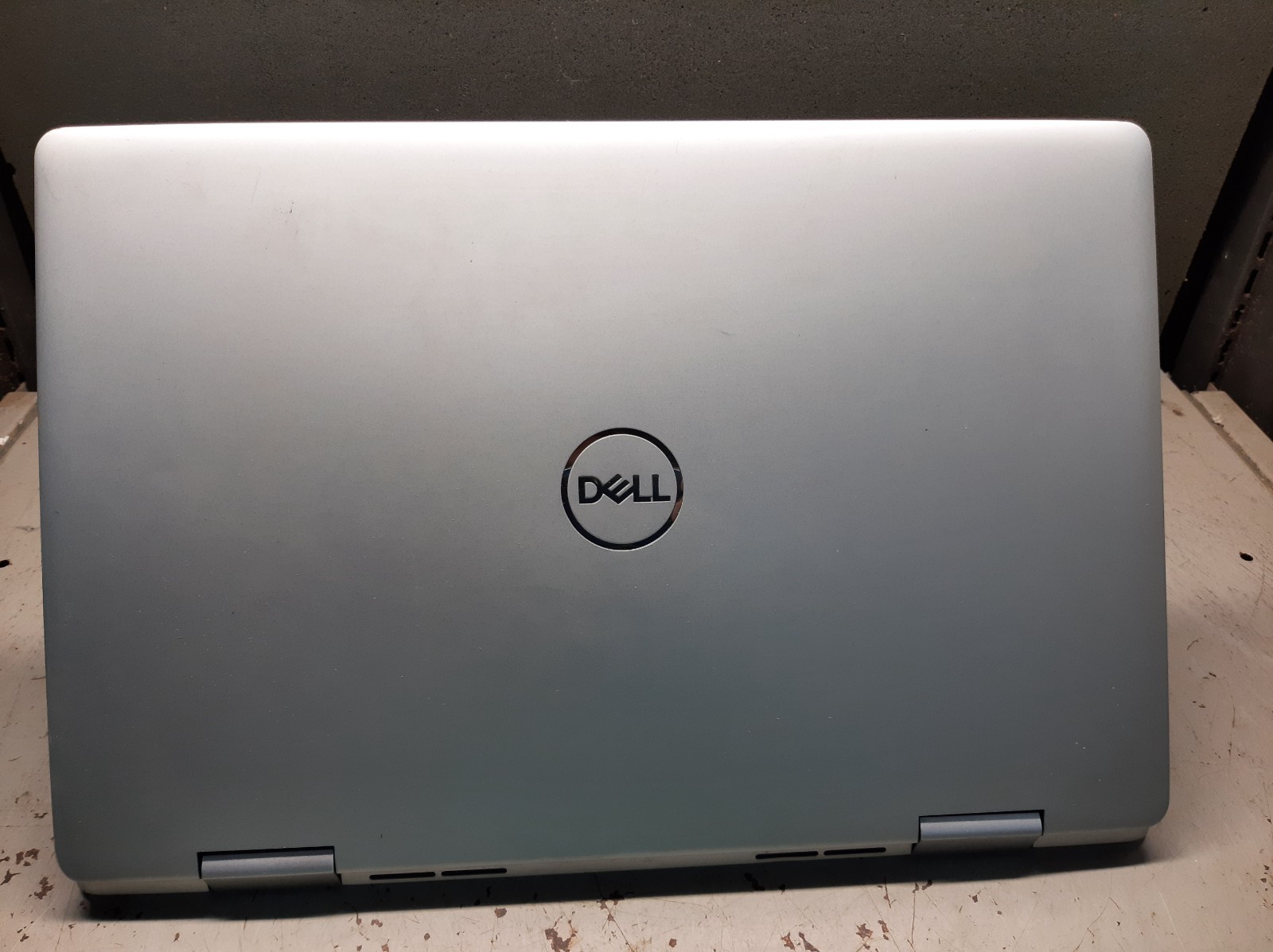 Dell Inspiron 7786 2n1 17.3 ” FHD i7-8565u 8GB RAM NVIDIA MX150 No SSD/OS Touch