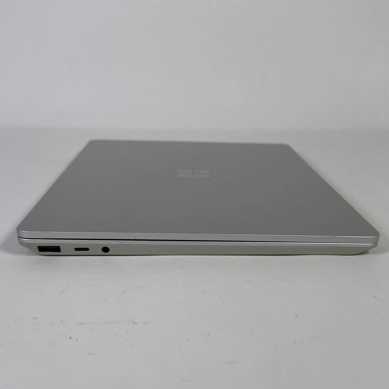 Microsoft Surface Laptop Go 1 1943 12.4″ i5-1035G1 1.0GHz 4GB RAM 64GB SSD