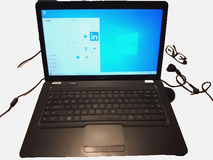 Compaq Presario CQ56 Intel Celeron 900 2.2GHz 2 GB RAM With Charger