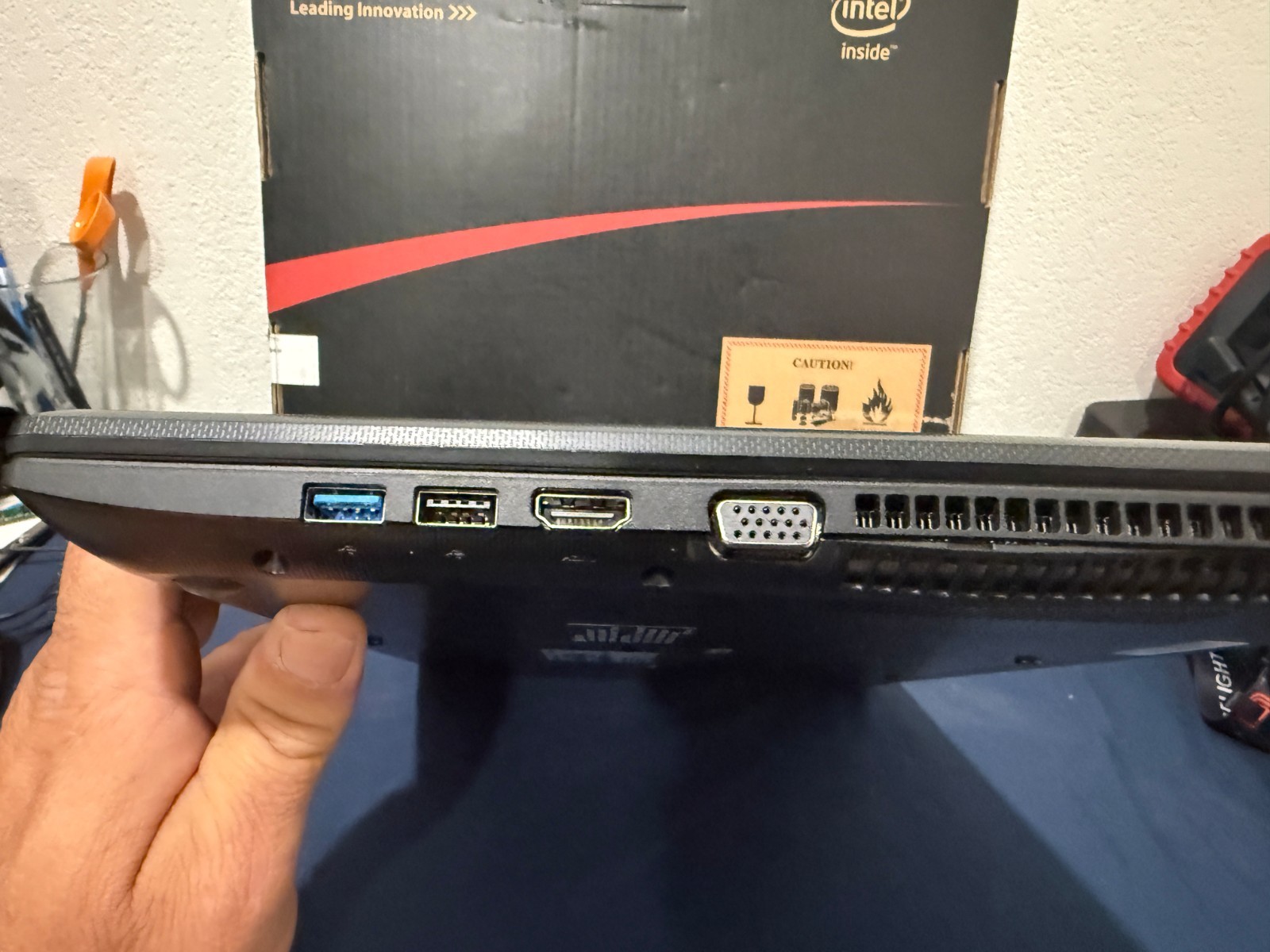 Toshiba Satellite C55t 15.6″ Intel Core i3-4005U @1.70GHz 8GB RAM 750GB HDD