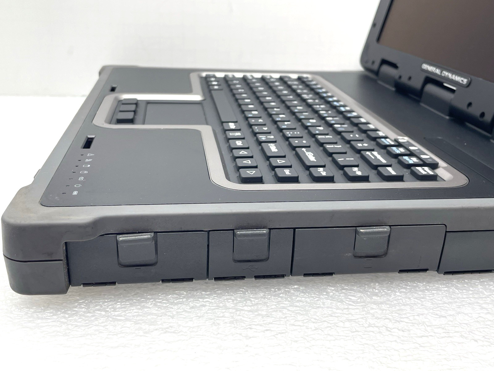 GENERAL DYNAMICS TADPOLE TOPAZ RUGGEDIZED LAPTOP 14.5″ PARTS REPAIR UNTESTED
