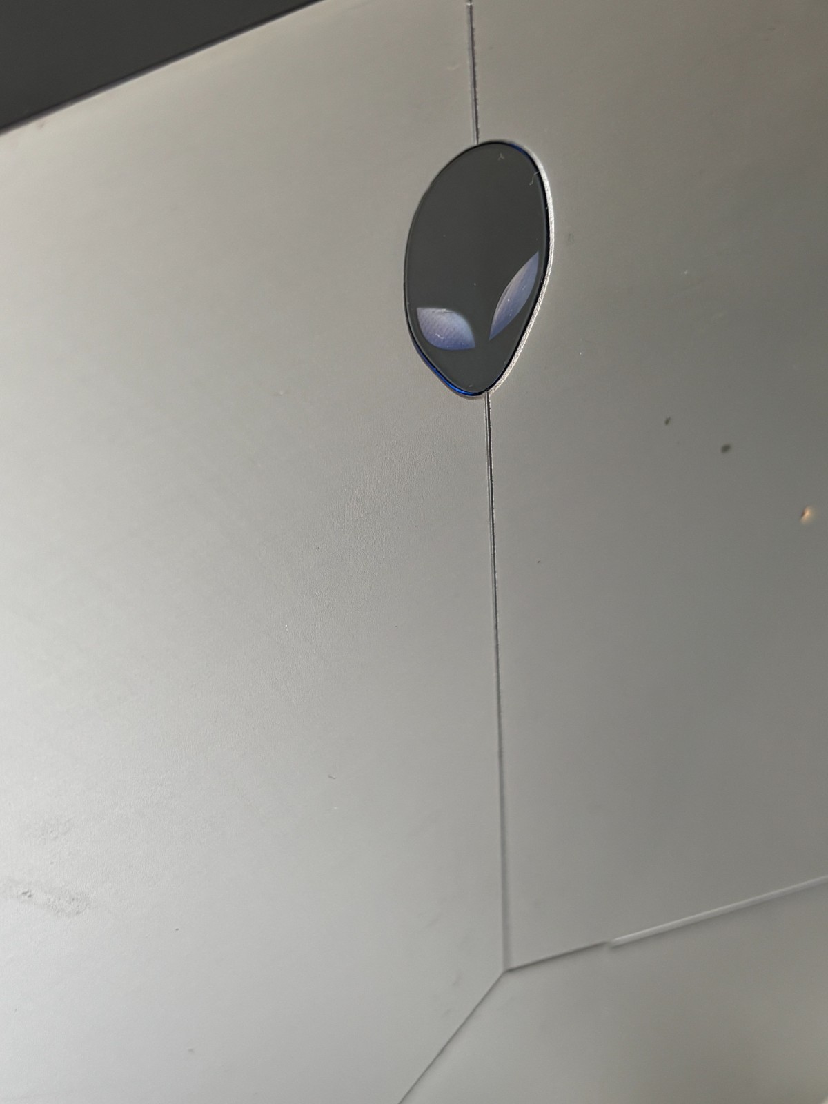 ALIENWARE 17 R3 GAMING i7-6700HQ 2.6GHZ RAM 8GB SSD 512GB NVIDIA GTX 970M