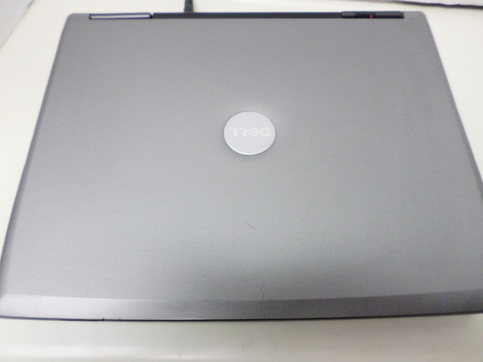 Dell Latitude D520 laptop Core 2 Duo 1.66GHz 1GBRAM 80 GB CD Serial port Wifi