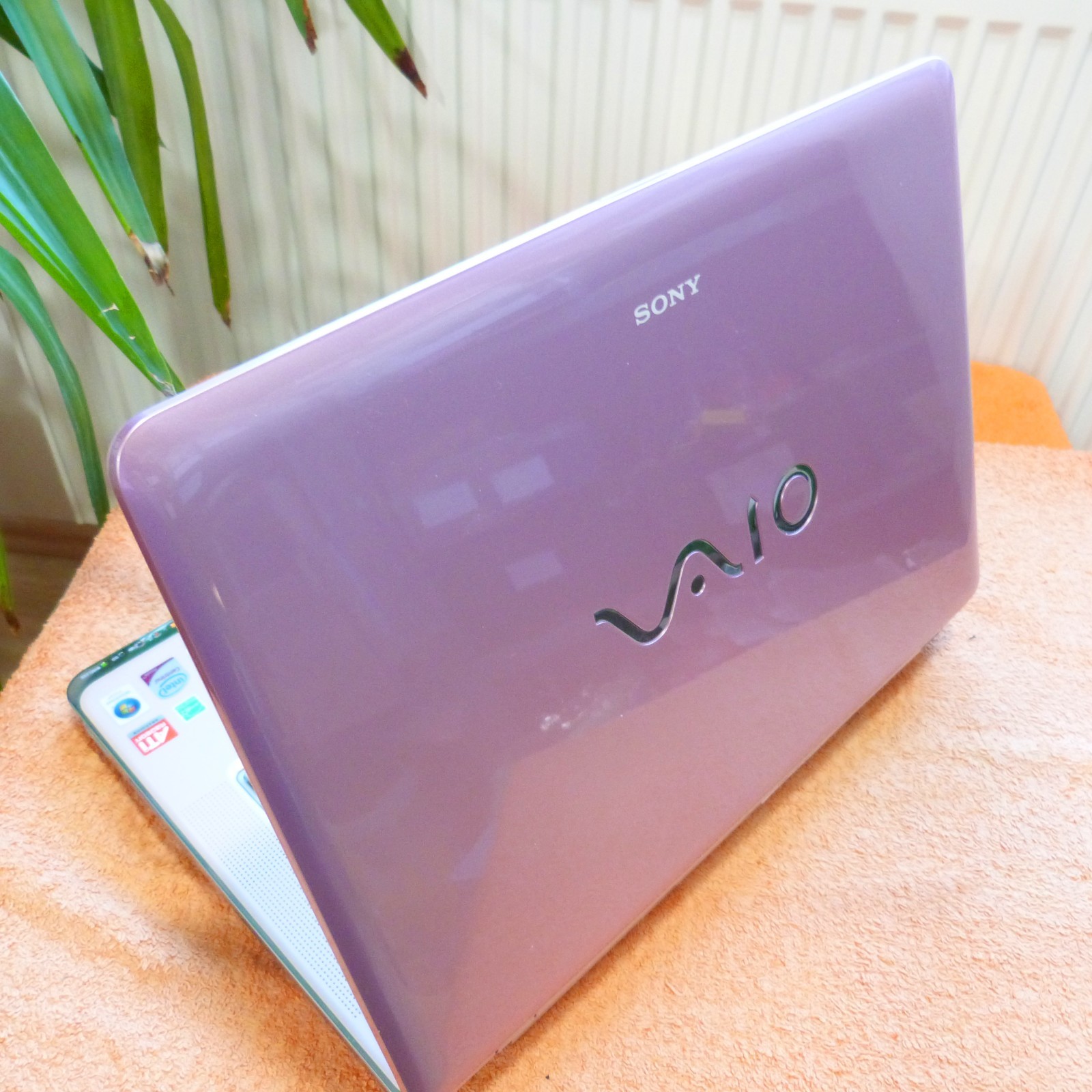 Sony Vaio CR42 Pink 14″ Multimedia l XXL EXTRAS l Windows Vista l DUAL CORE