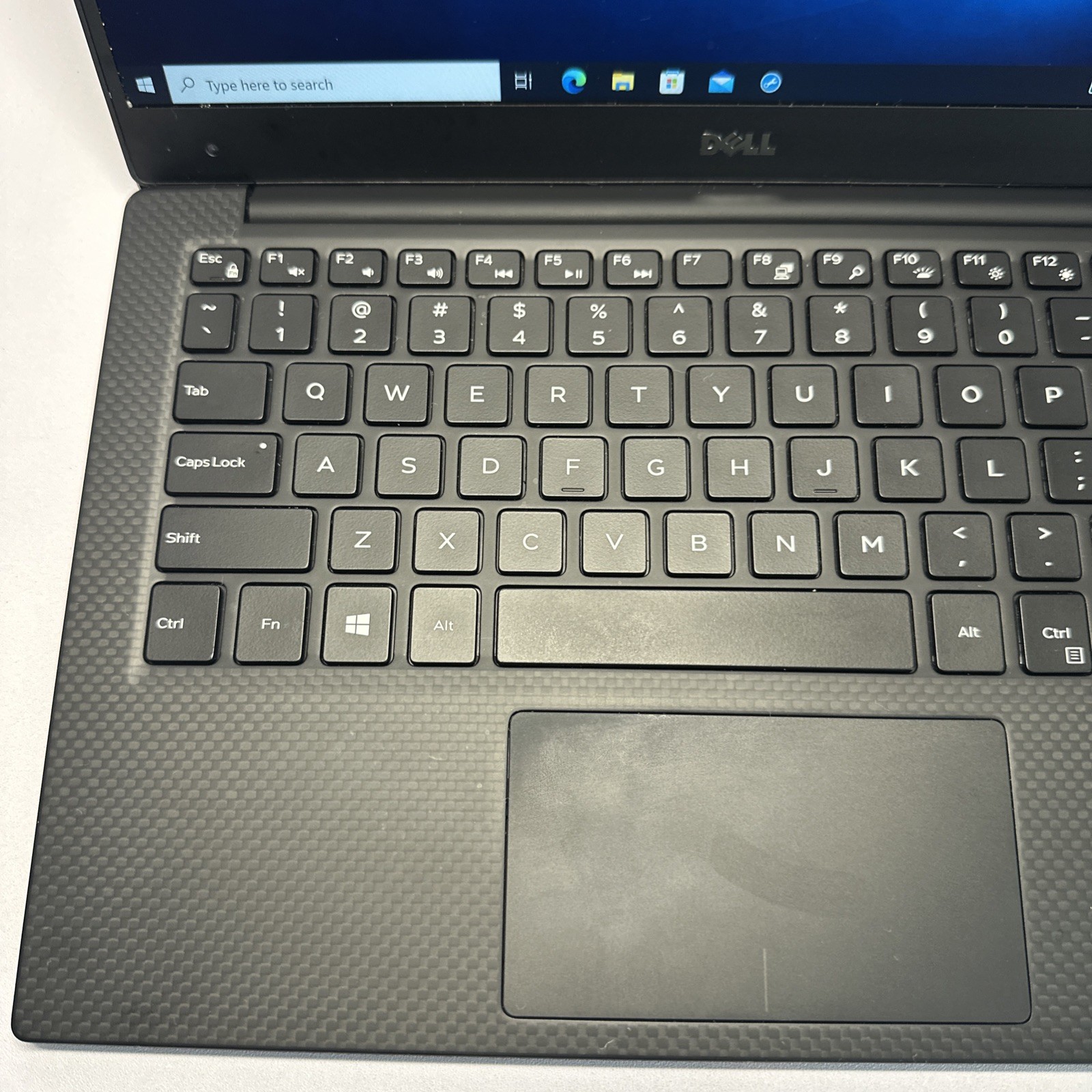 MINT Dell XPS 13 9360 TS FHD+ Intel i5-7th Gen 2.50GHz 8GB RAM 256GB SSD Win 10