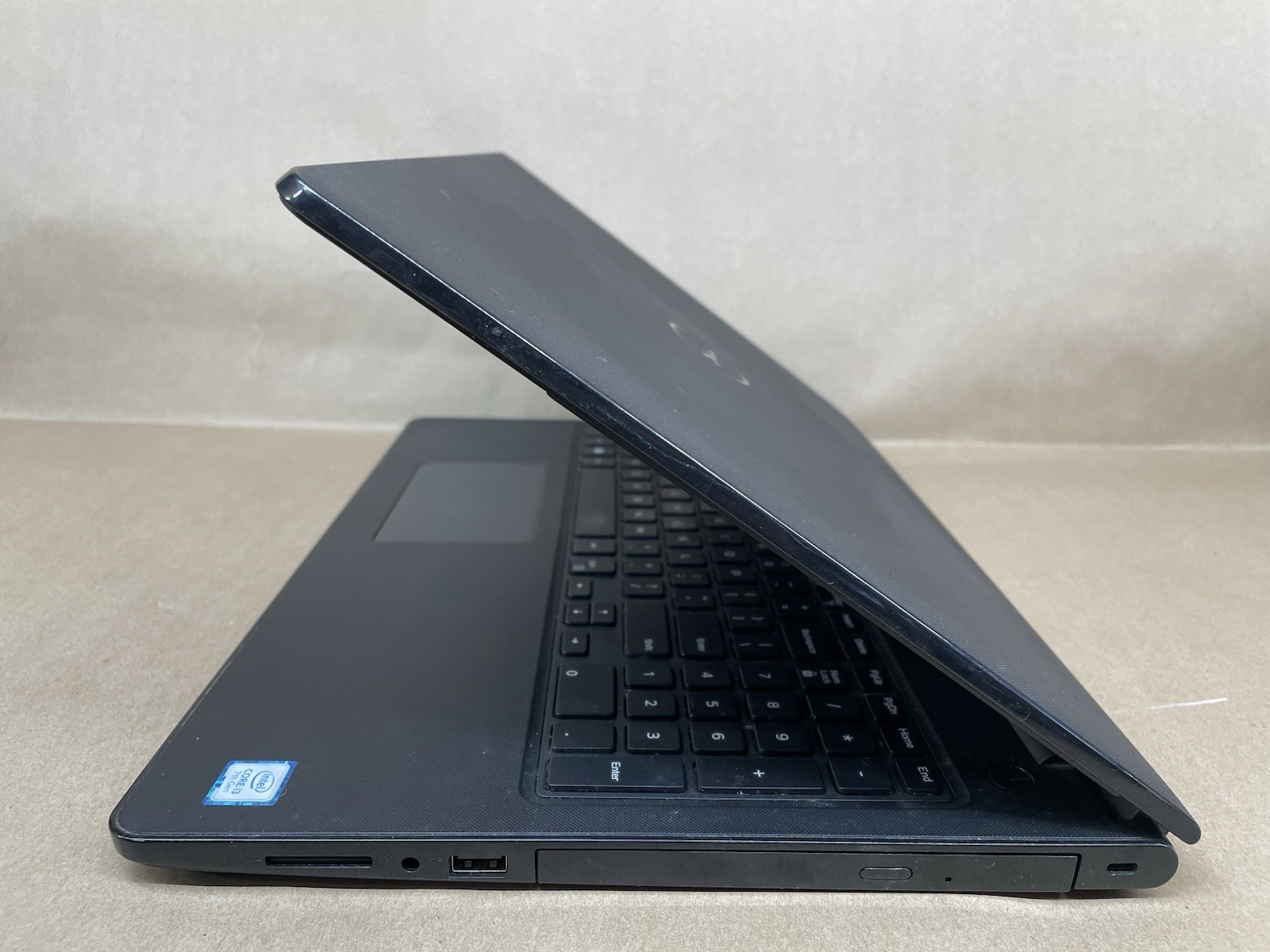 Dell Inspiron 15 3567 15.6″ i3-7100U@2.40GHz 8GB RAM 1TB HDD Win10 Pro