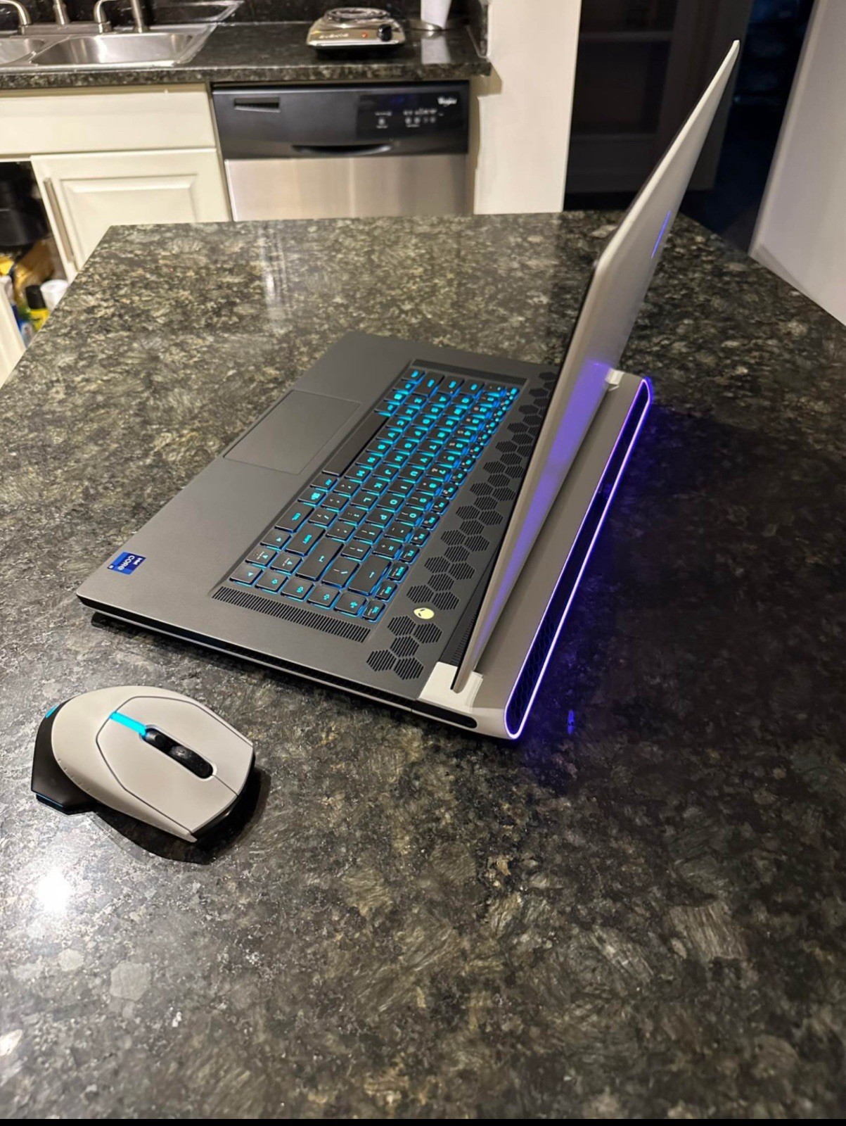 Dell Alienware x17 R2 – Premium Gaming & Creator Laptop (2022)