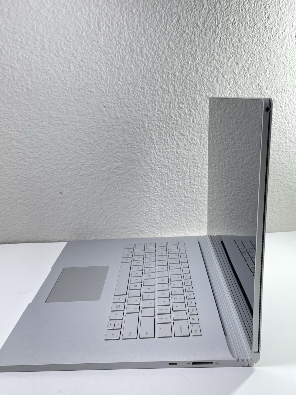 Microsoft Surface Book 2 i7-8650U 1.90GHz 16GB RAM 256GB SSD GeForce GTX 1060