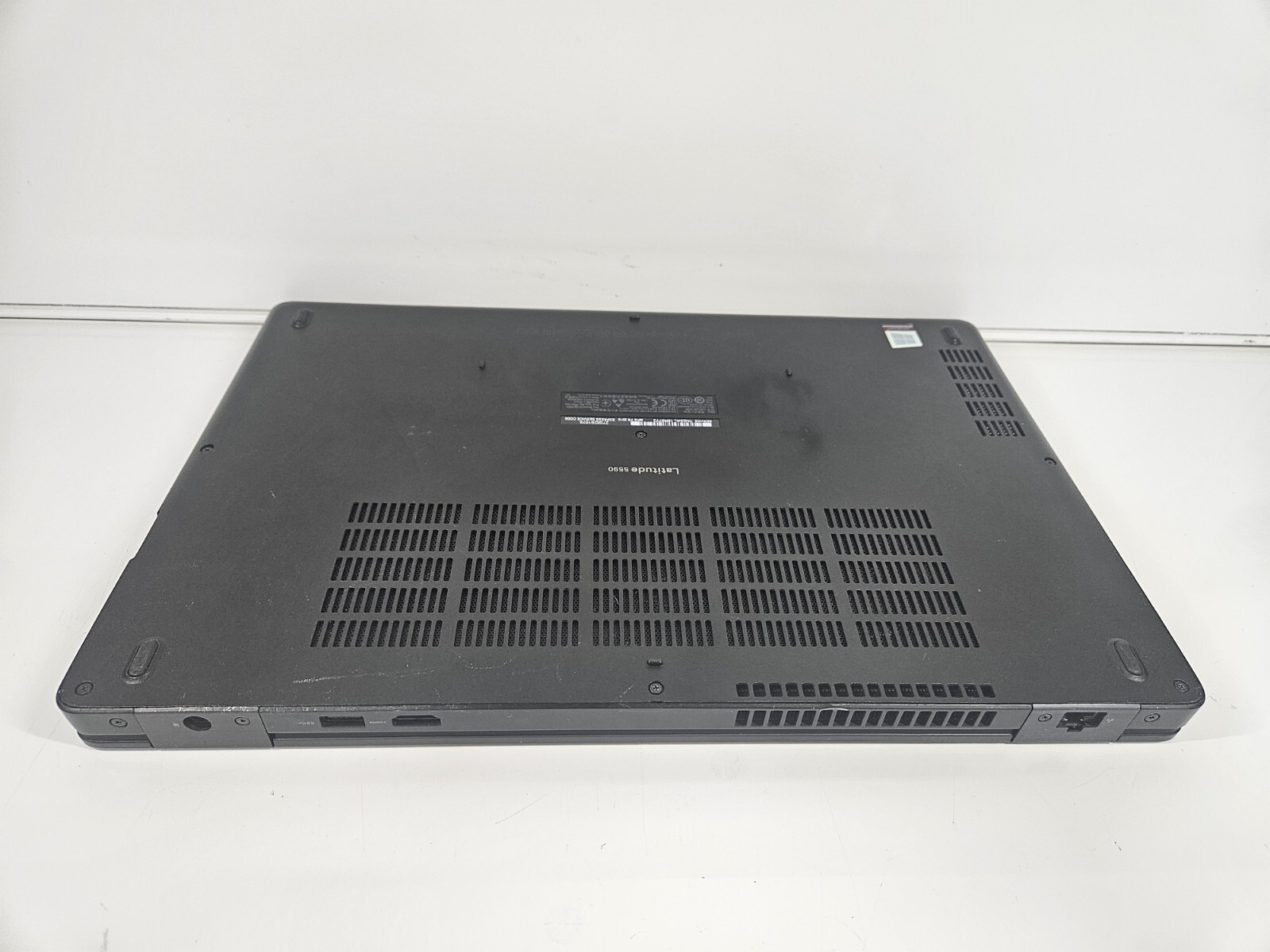 Dell Latitude 5590 Intel i5-8350U 1.70GHz 16GB RAM 250GB M.2 NVME SSD Win 11 Pro