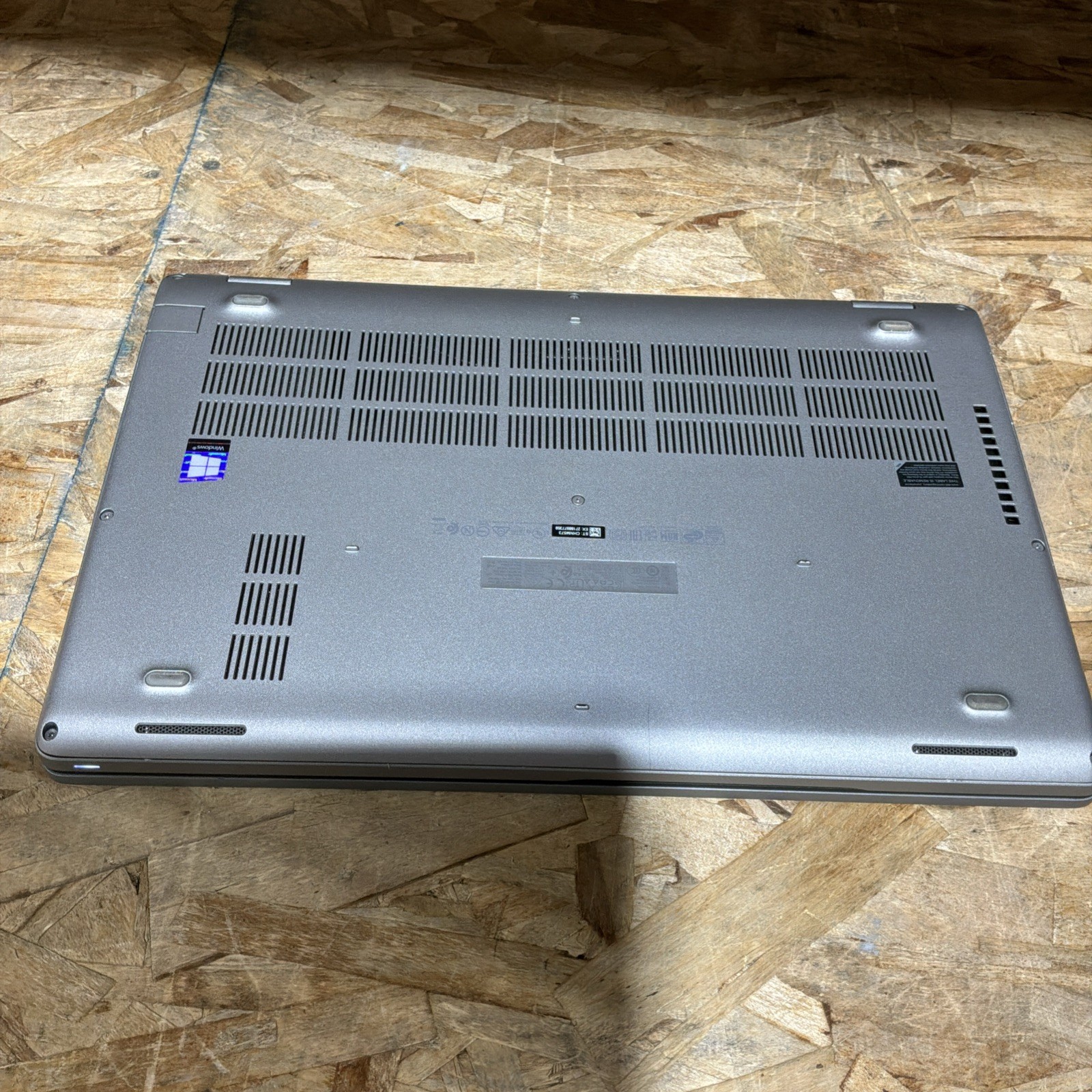 Dell Precision 3550 15″ Intel i7-10610U No RAM No SSD READ Parts C378