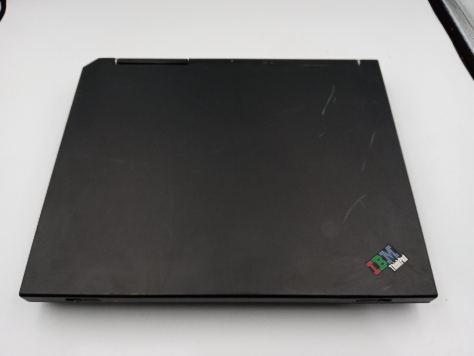 IBM ThinkPad R40 2897-93U 14.1″ Pentium M 1.4GHz 1.25GB RAM 60GB HDD WinXP -RR
