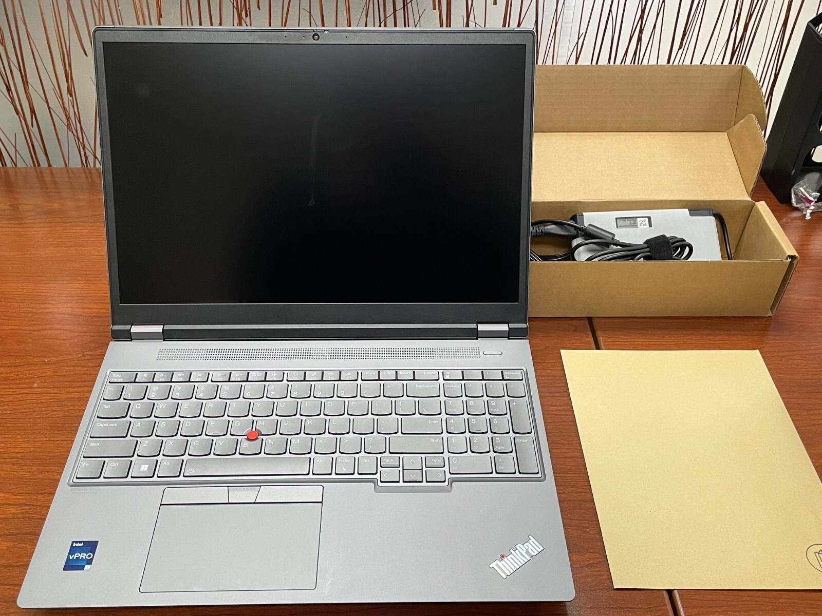 ThinkPad P16 Gen 2 (16″), 13th Gen Intel i7 2.10 GHz RTX A2000 Ada, 16 GB 512 GB