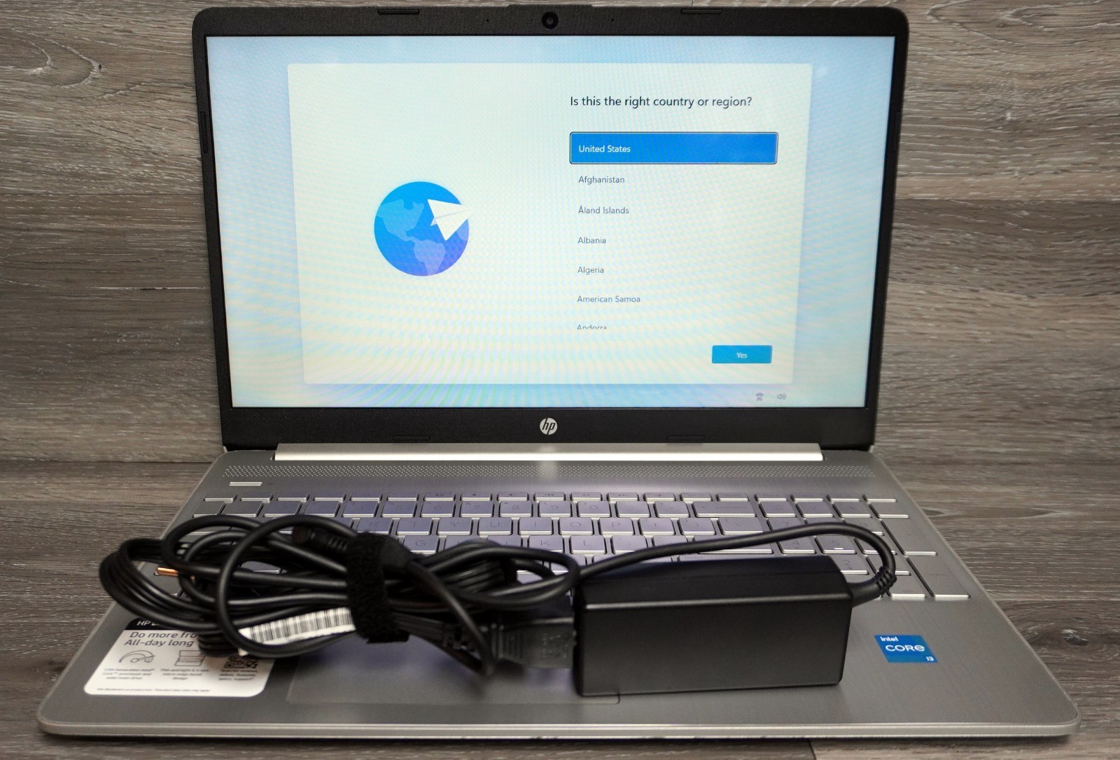 HP Laptop 15-DY5113DX 15.6″ Intel Core i3 – 256GB SSD – 16 GB RAM – Silver