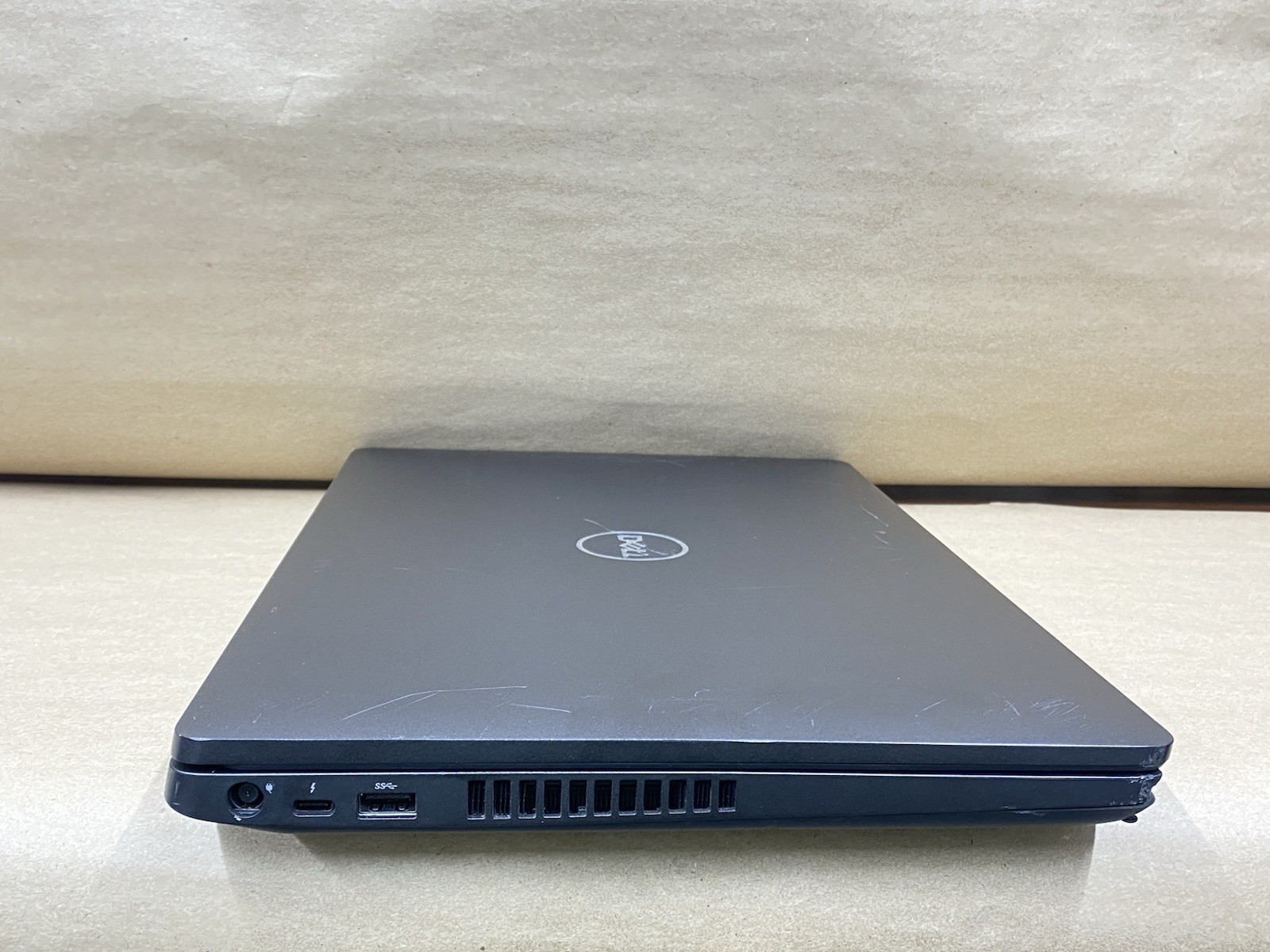 Dell Precision 3541 – 15.5″ FHD – i7-9850H – 8GB – 256GB SSD – Win 11 Pro READ