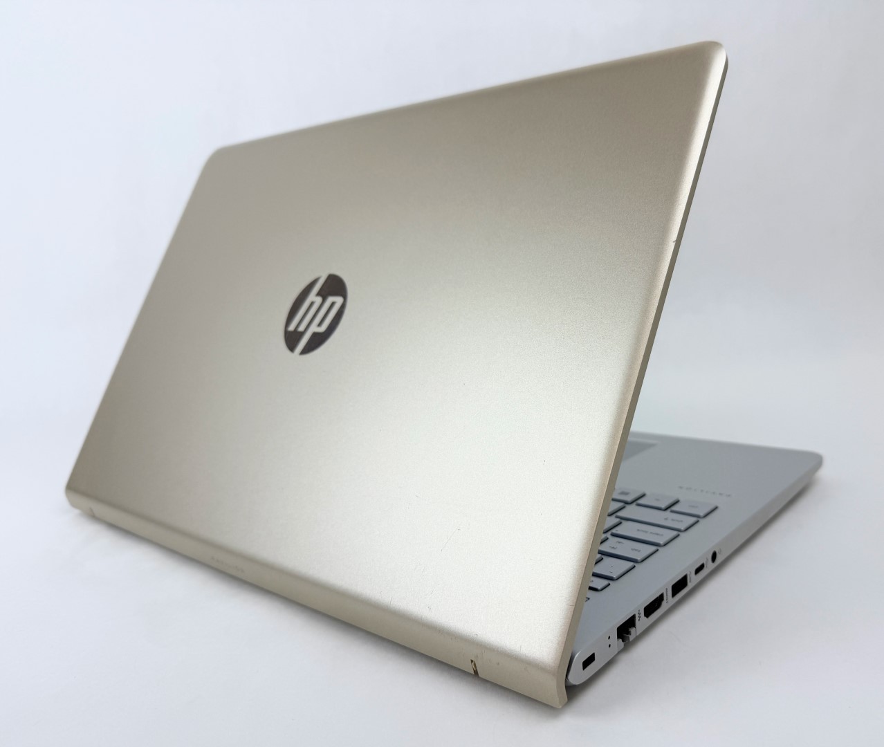 HP Pavilion 15-cc067cl 15.6″ FHD i7-7500U 8GB 1TB HDD W11H