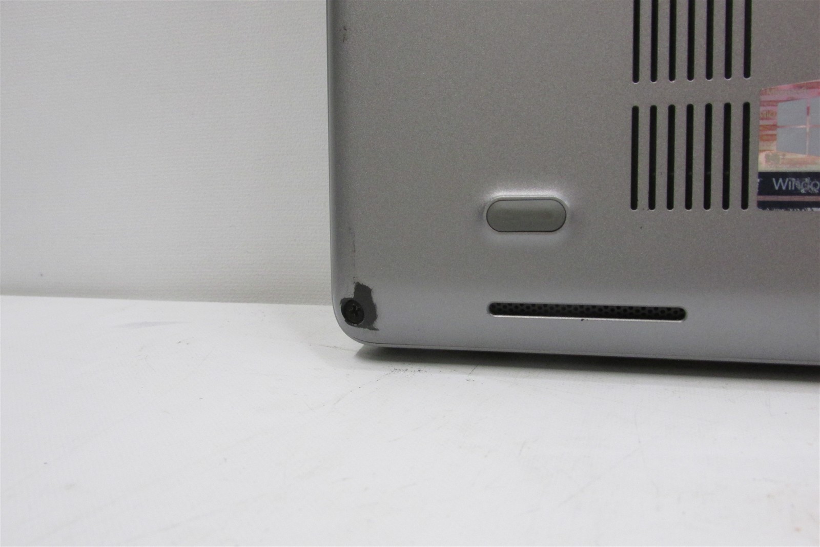 Dell Latitude 5510 i5-10310U 1.7GHz 16GB RAM 256GB NVME 15.6″ Win 11 Home DMG