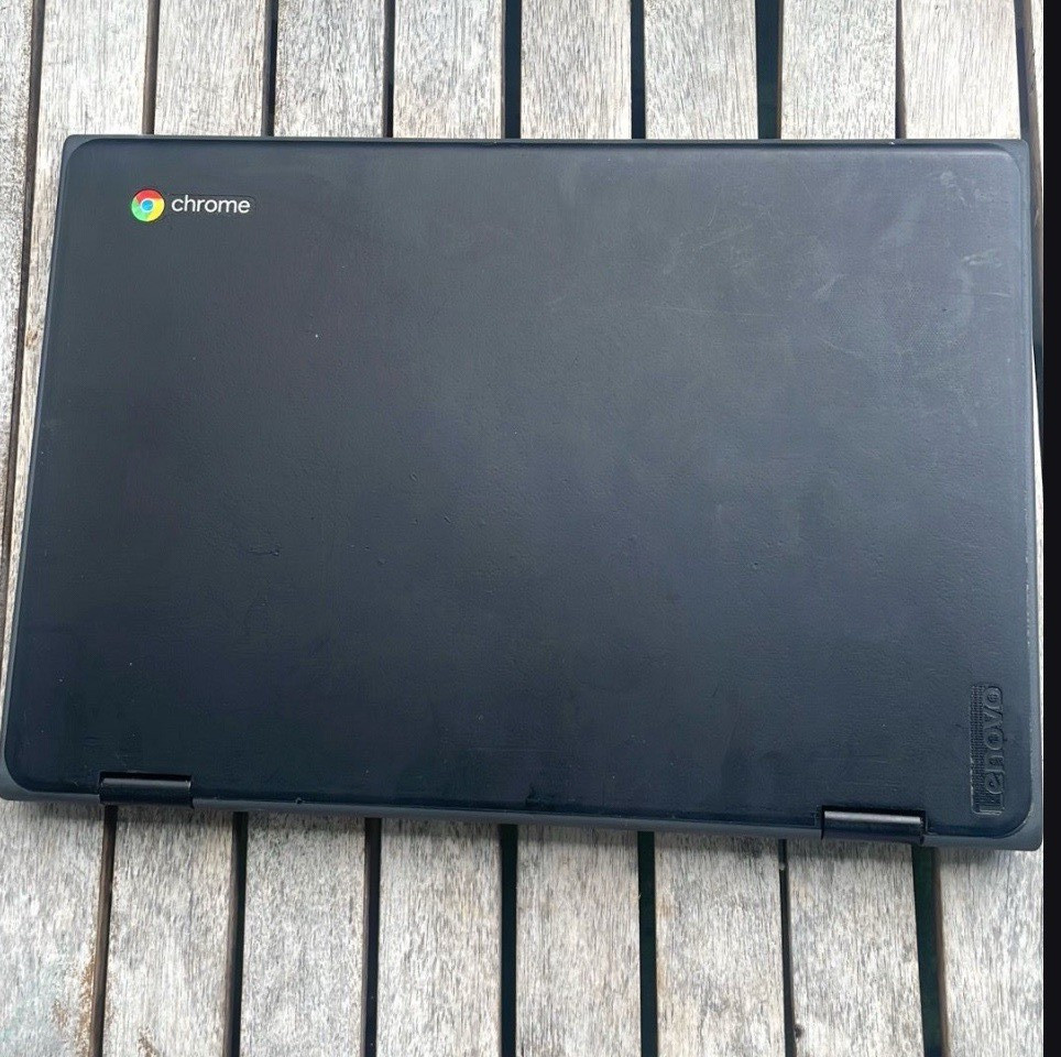Lenovo 500e Chromebook 11.6″ Touchscreen Intel Celeron 4GB 32GB Black