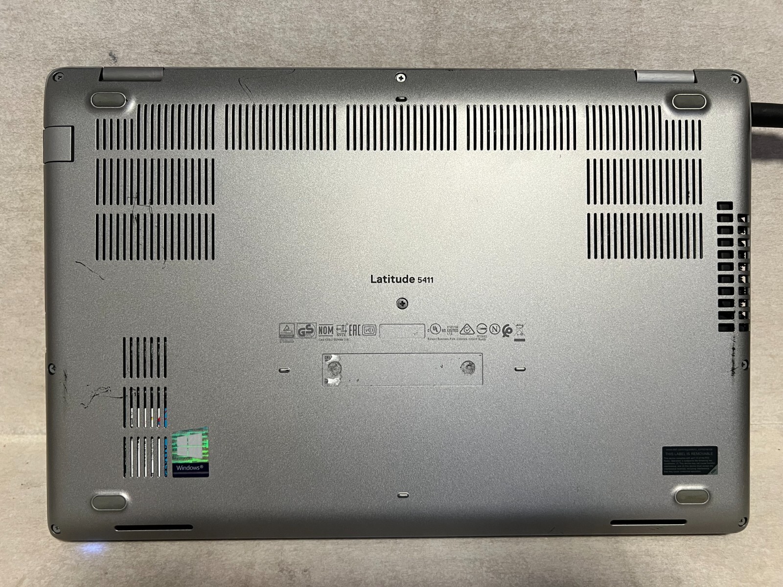 Dell Latitude 5411 14in Intel Core i7-10850H 2.70,5.1GHZ,16GB, 256GB.SSD WIN10