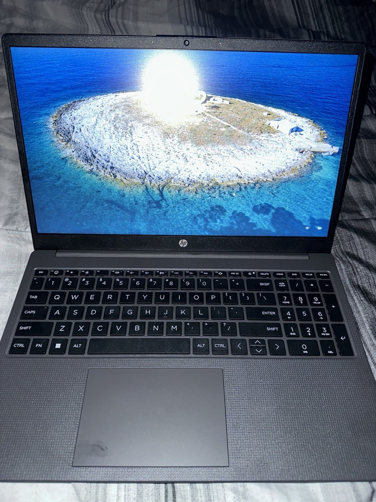 HP 255 G10 15.6″ AMD Ryzen 3-7320U 8GB RAM 256B SSD Windows 11 Home Laptop