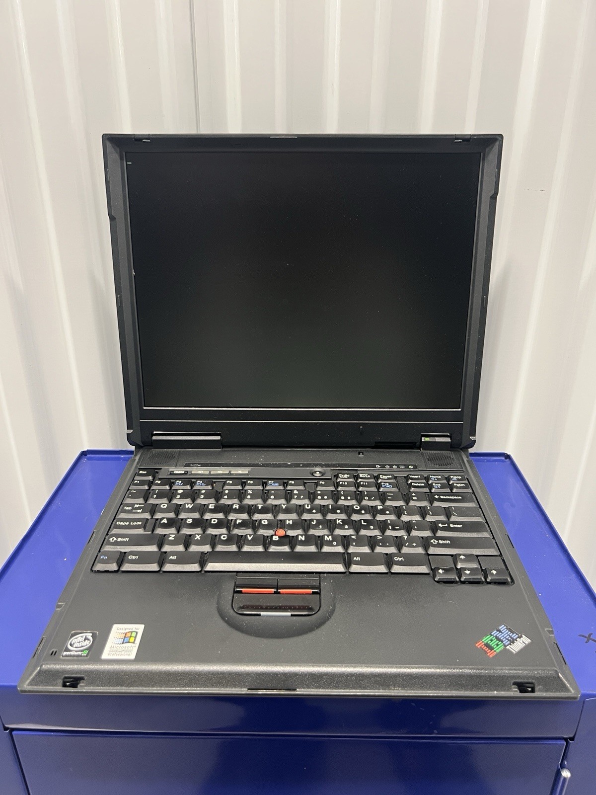 IBM ThinkPad A22M 15″ Laptop Intel Pentium III 256mb 40GB HDD Working