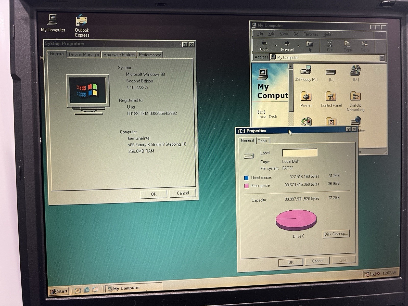IBM ThinkPad A22M 15″ Laptop Intel Pentium III 256mb 40GB HDD Working