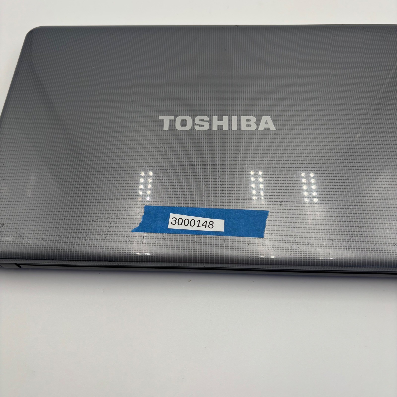 Toshiba Satellite L875D-S7332 Laptop 17.3″ Parts Repair Missing HDD Battery