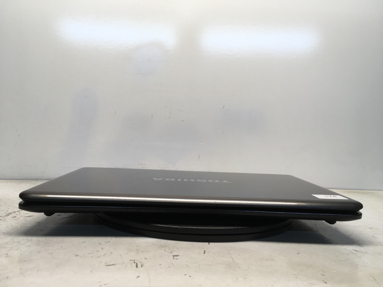 Toshiba Satellite L675D-S7052 AMD Phenom II X2 N640 2.9GHz No RAM NO HDD