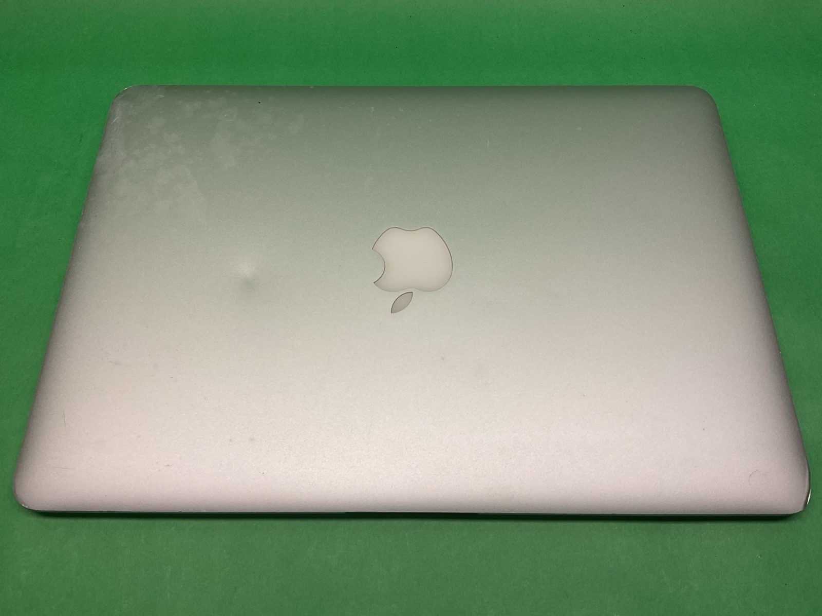 Apple 2013 MacBook Air 13” Laptop – POWERS ON – UNTESTED