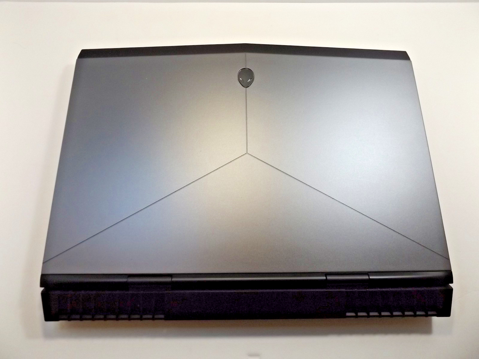 Dell Alienware 17 R4 i7-7700HQ GTX 1070 8GB Vram 16GB RAM 1.25TB SSD Grade A
