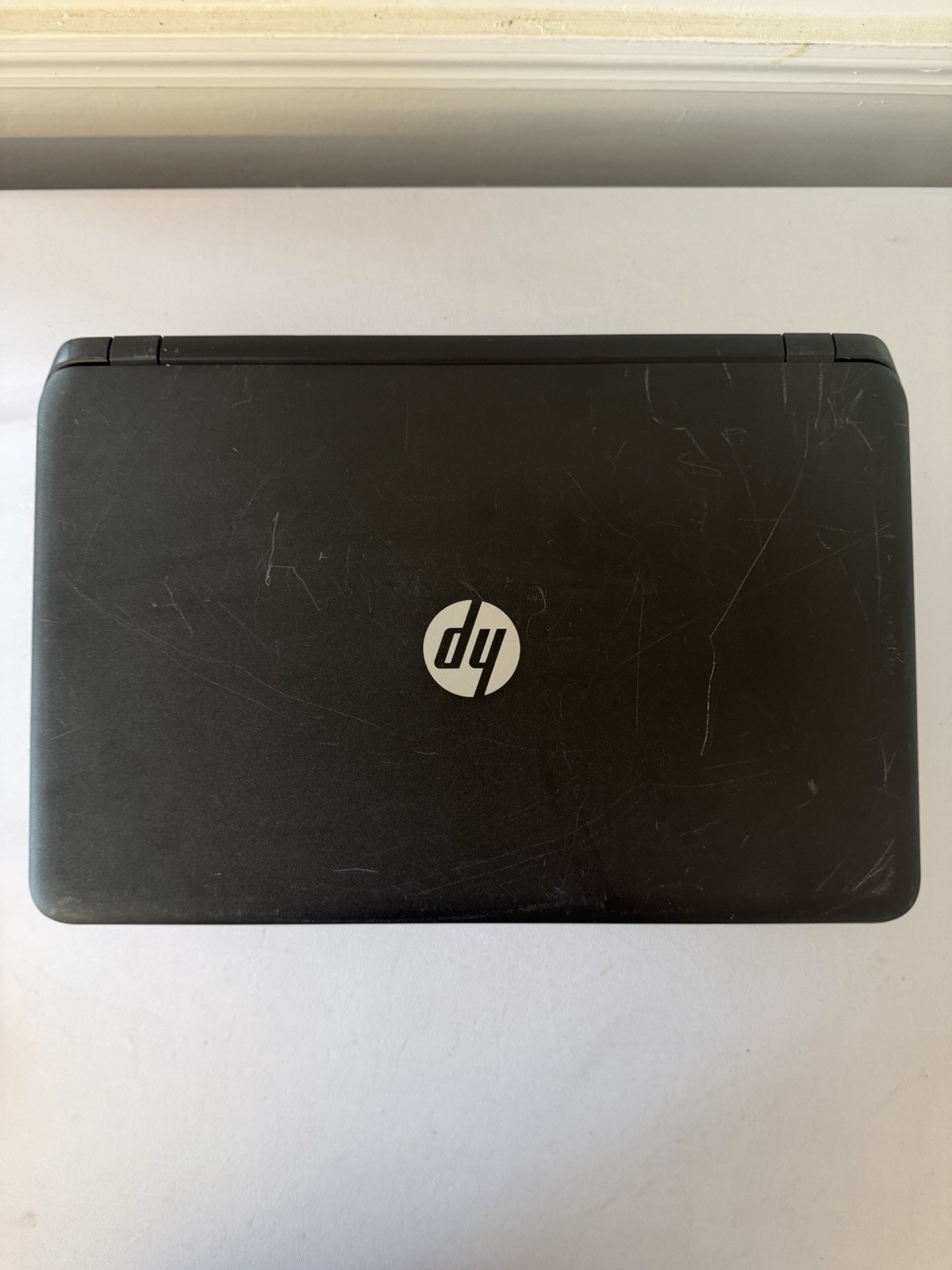 HP Laptop 15-f211wm – Intel – NO RAM – NO Storage – NO Battery – NO OS- Read Des