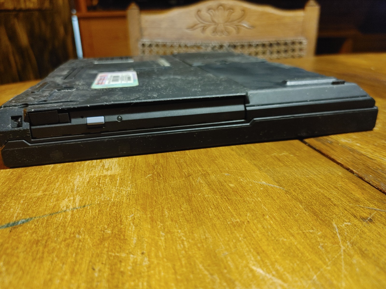IBM Thinkpad T21 13.3″ Laptop Pentium 3 + 512MB RAM + 20GB HDD *NO OS