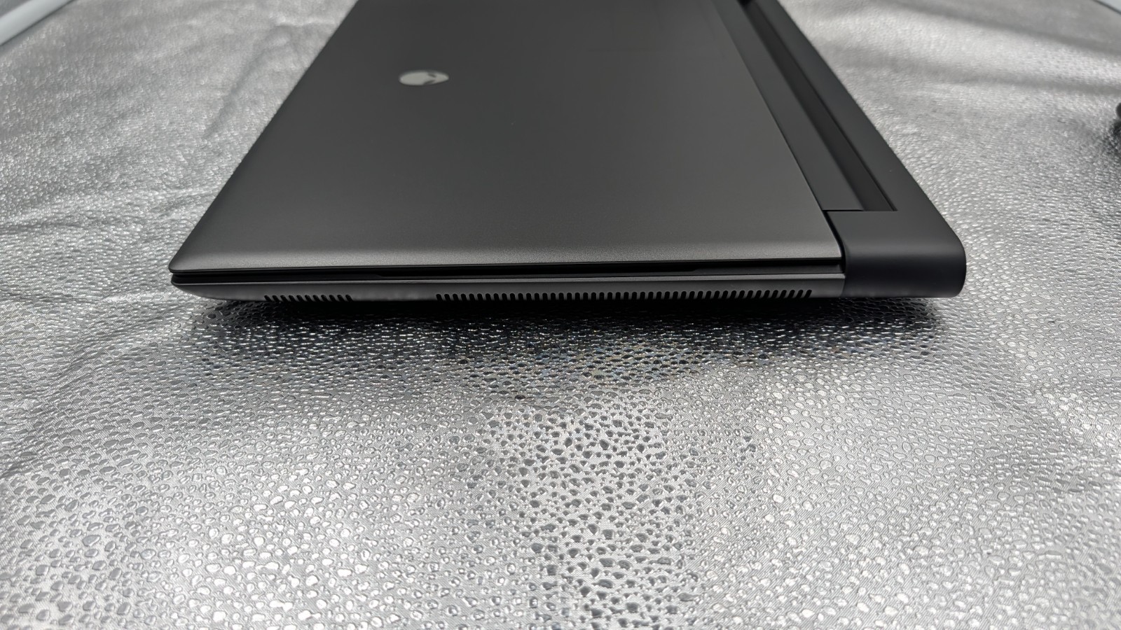 Alienware m16 R1 RTX 4090 7945HX 32GB 2TB 240Hz Cherry MX BIOS LOCKED Open Box