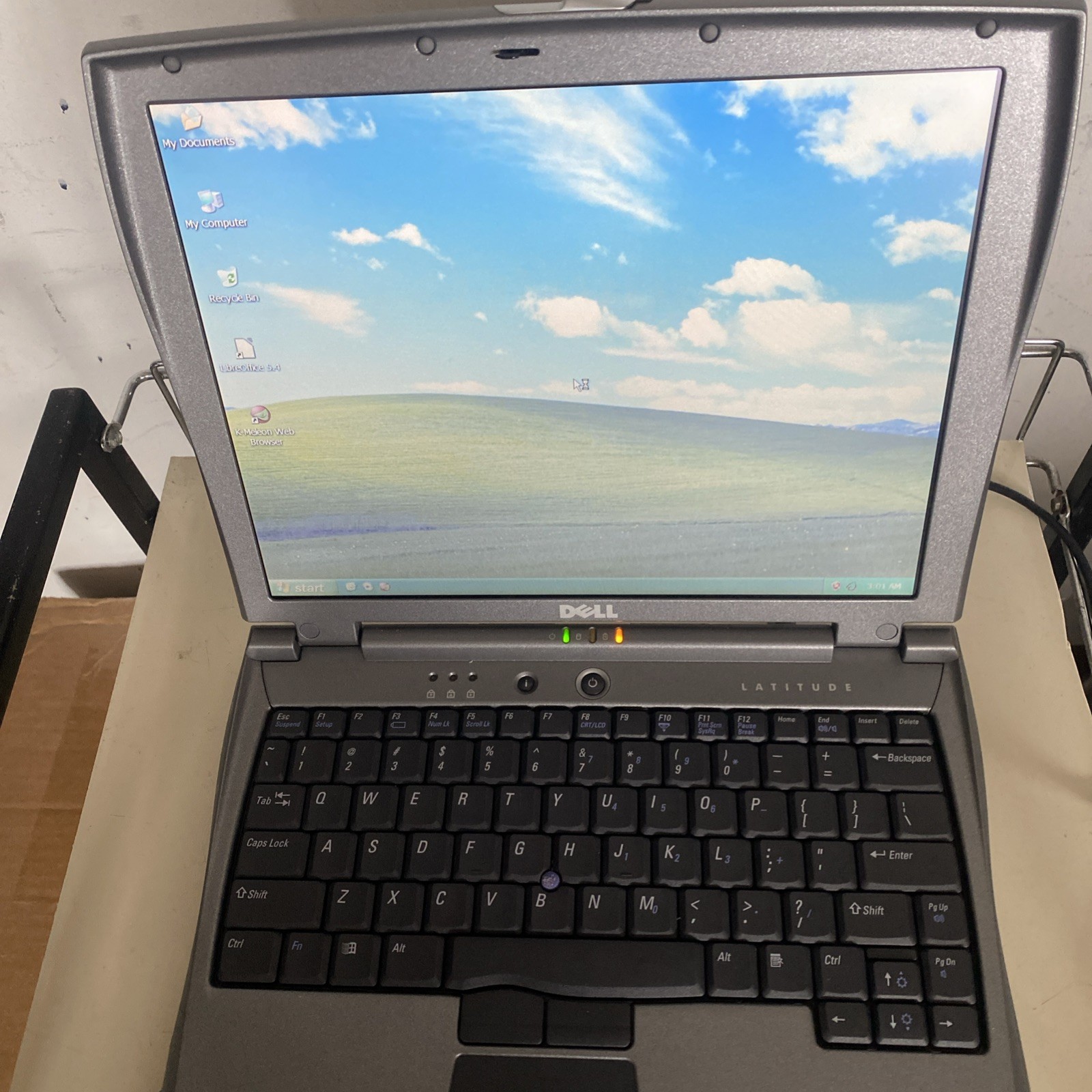 Dell C400 laptop P3 111 1GHz 512GB RAM 60GB HDD working Win XPP Serial Gaming