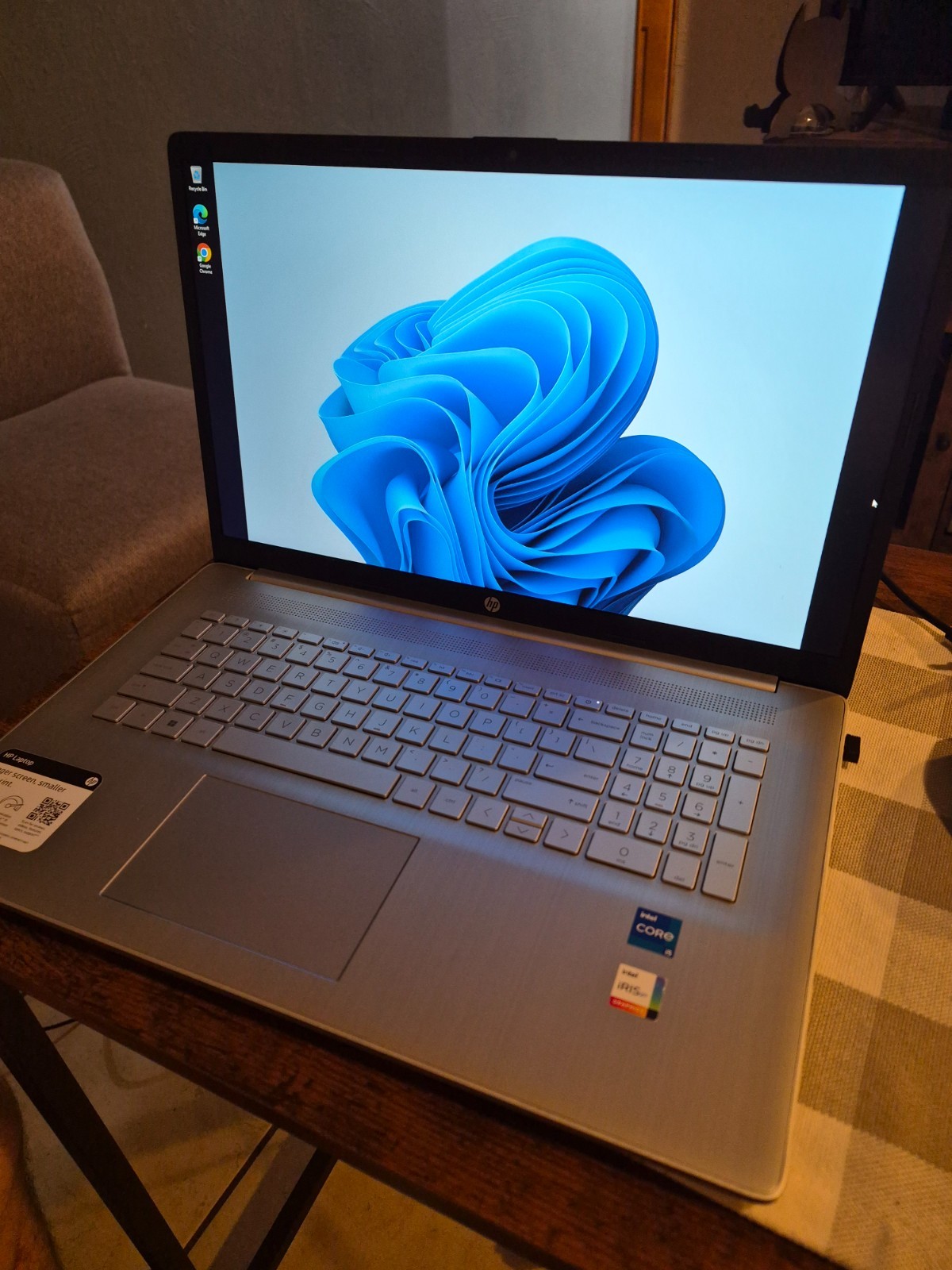 HP 17, 11th Gen Intel(R) Core(TM) i5-1135G7, Intel(R) Iris(R) Xe Graphics