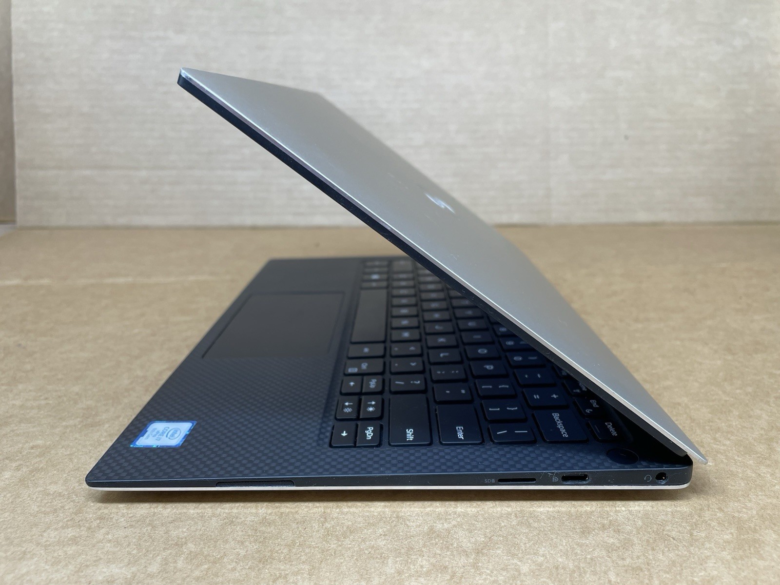 Dell XPS 13 9380, Intel Core i7-8665U @ 1.90GHz, 16GB RAM, NO SSD, No OS,