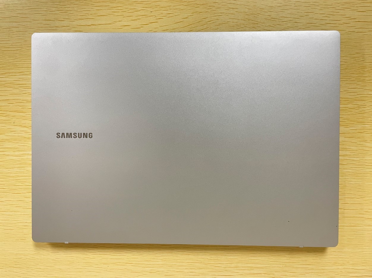 Samsung Galxy Book Go 14″ Snapdragon 7c Gen2 2.55Ghz 4GB RAM 128GB NVMe Laptop