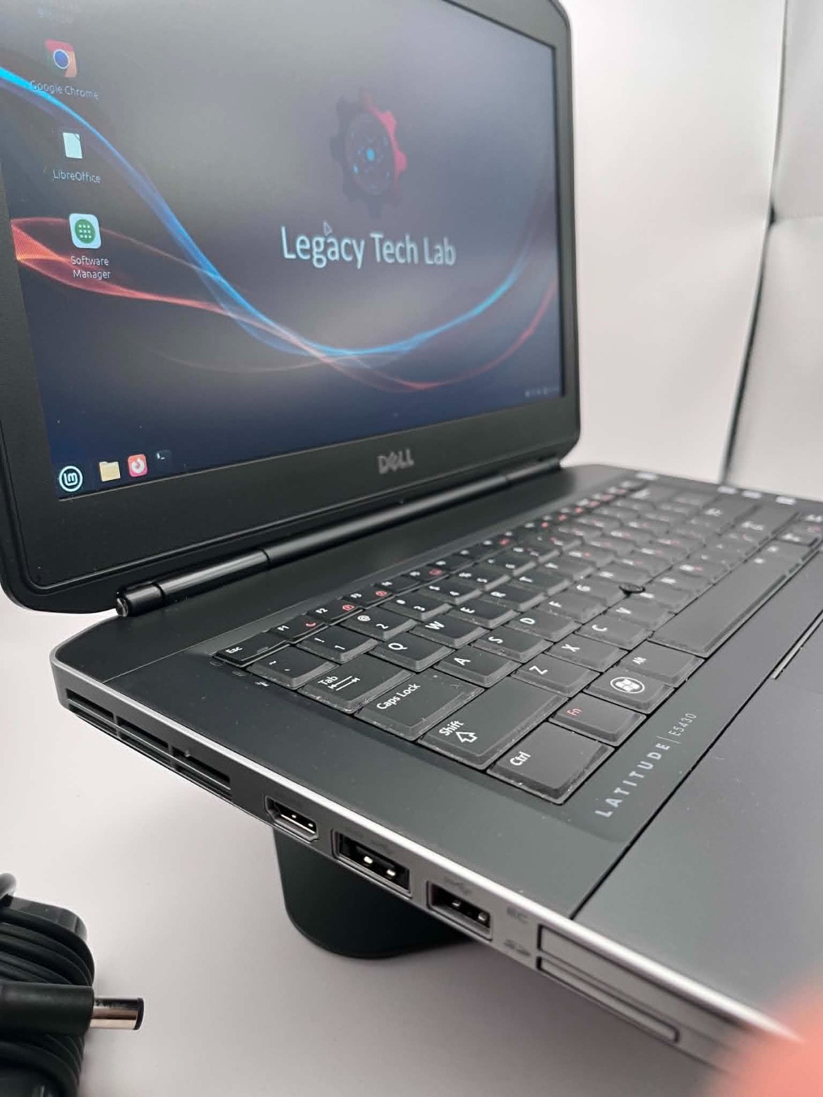 Dell Laptop Linux Mint Cinnamon 8GB Ram,500 GB HD, Good Battery, 1 year warranty