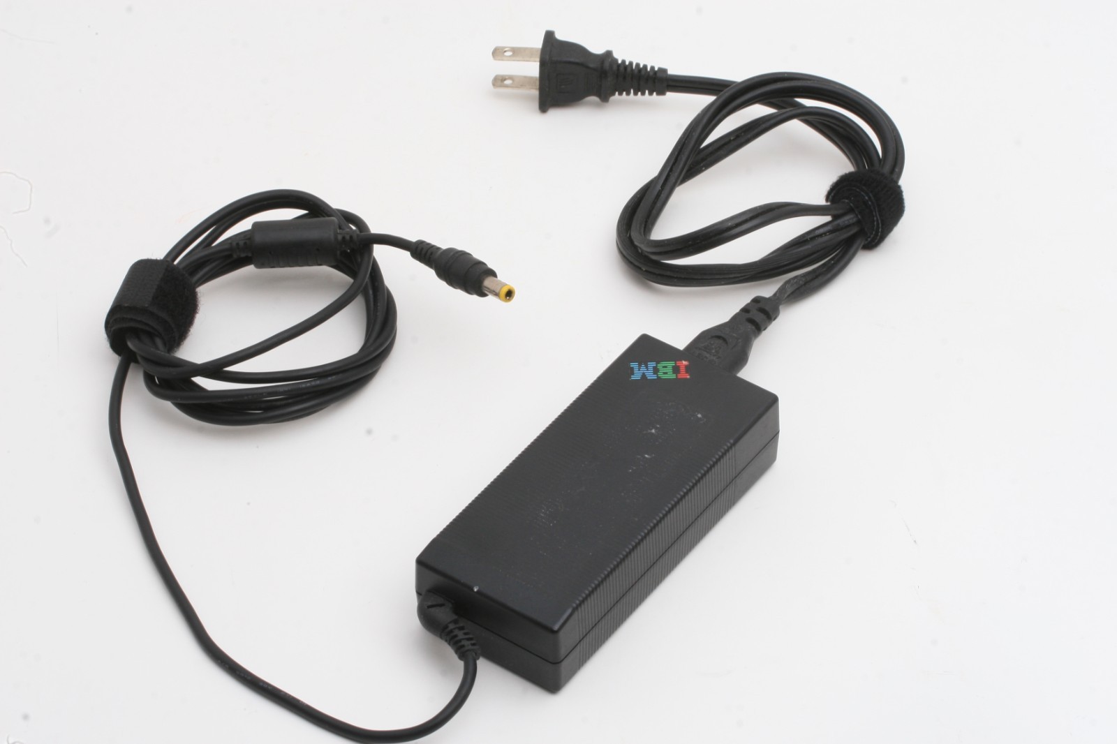 IBM T30 Windows XP Laptop with Charger, Floppy Disk Drive, DC/DVD Drive