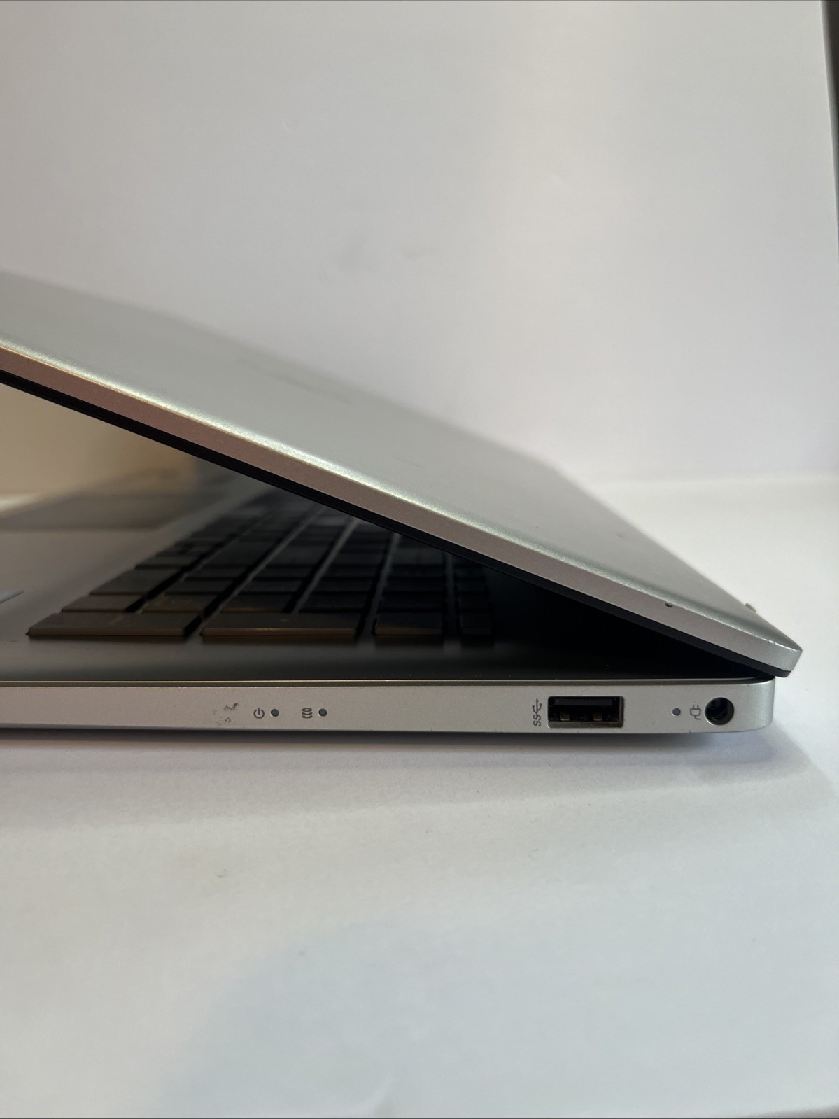 HP Laptop 17-cn0xxx 17″ i3-1125G4 2.00GHz 8/256GB Win11H UHD 1600×900 #308/312