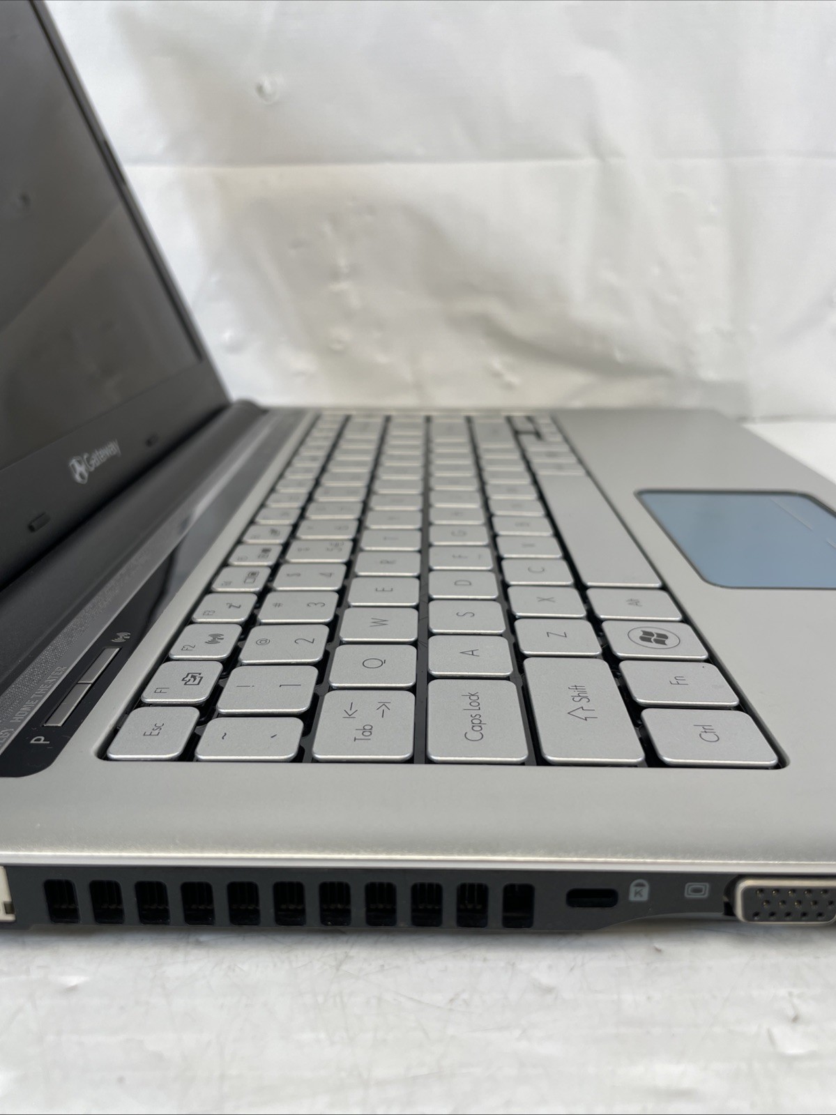 Gateway NELA0 ID49C07U 14″ Intel Core i3-350M 2.27GHz 4GB RAM 500GB HDD Win10