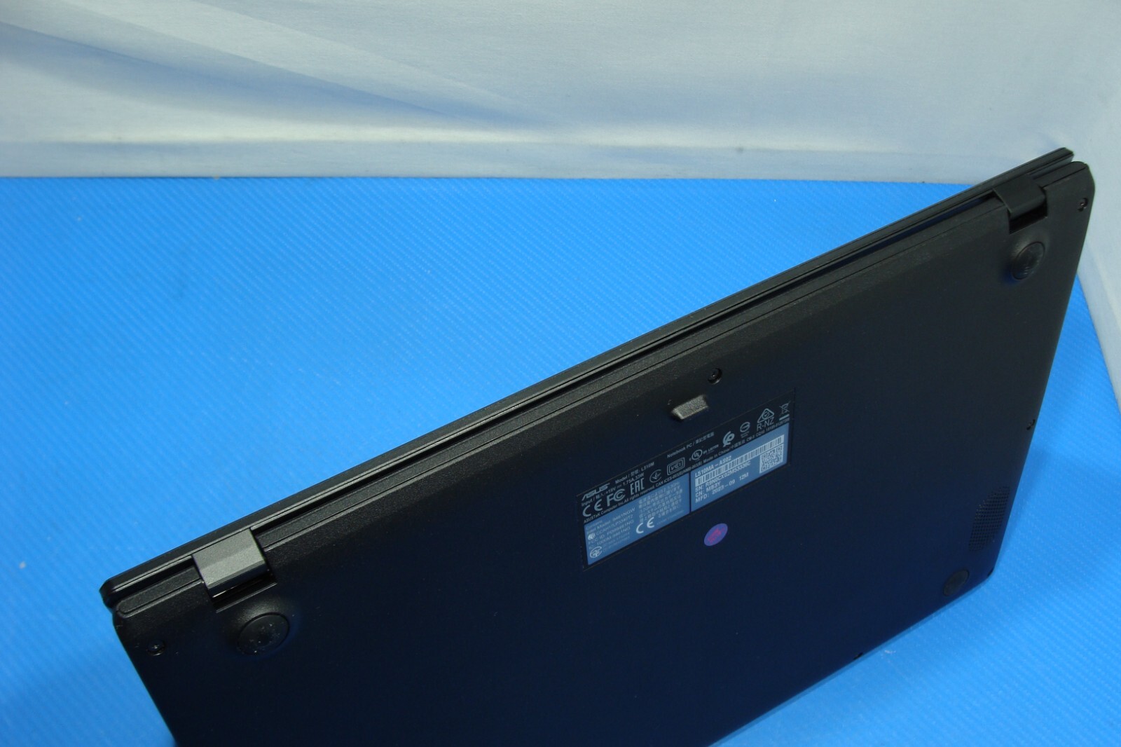 ASUS VivoBook E510MA 15.6″FHD Celeron N4020 1.1GHz 4GB 64GB 95ttery +Charger